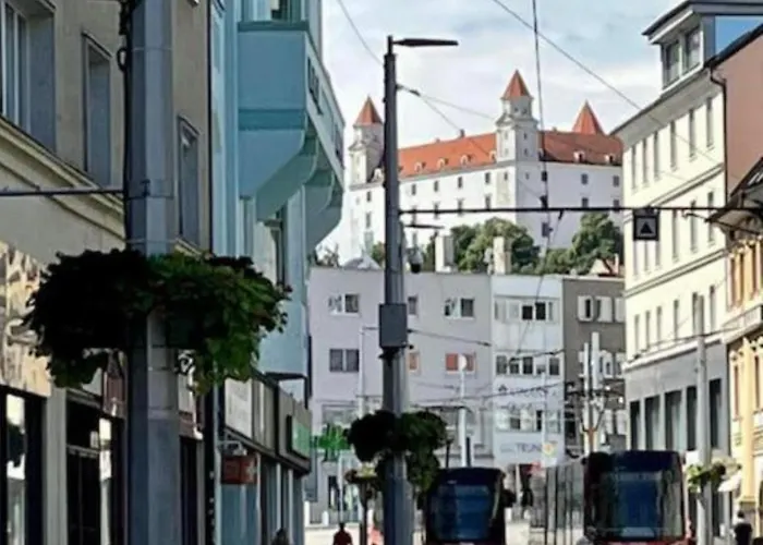 Plaza De Luxe Apartman *