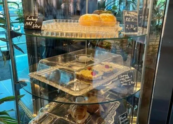 Plaza De Luxe Apartman *